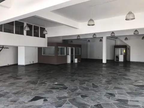 Local en Venta en Munro, USD 520.000