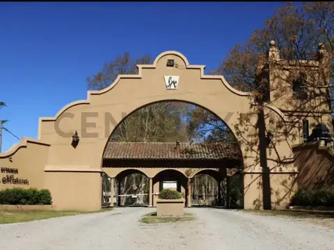 Aristóbulo del Valle 1300, Piso 0