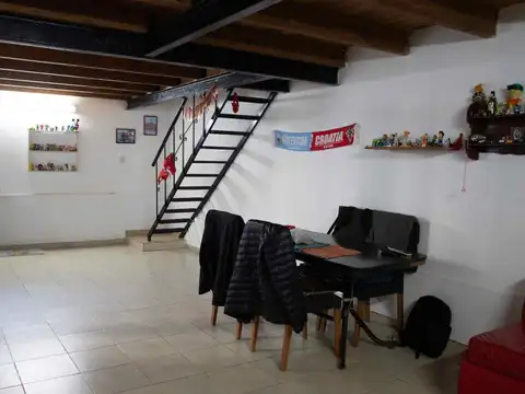 Depto Tipo Casa en Venta 43 años