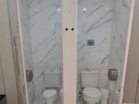 Local en Venta Via Púb.