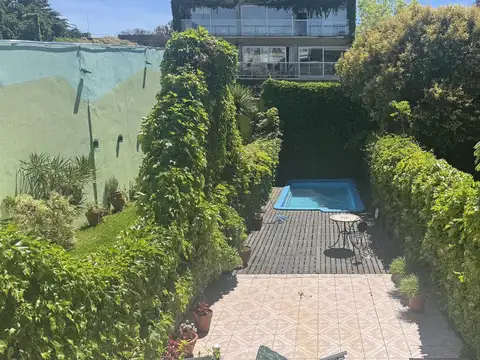 Casa en Venta con 3 cocheras