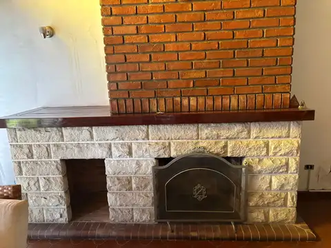 Casa en Venta con 3 cocheras