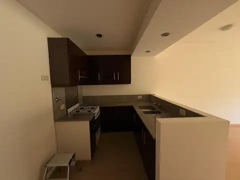 Paraguay 5500, Piso 2