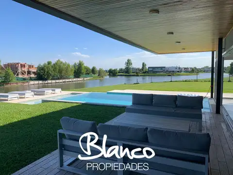 Casa en Venta en El Canton, USD 460.000