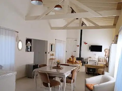 Casa 2 ambientes con 1 baño