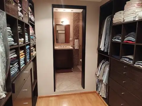 Casa 4 ambientes con 4 baños