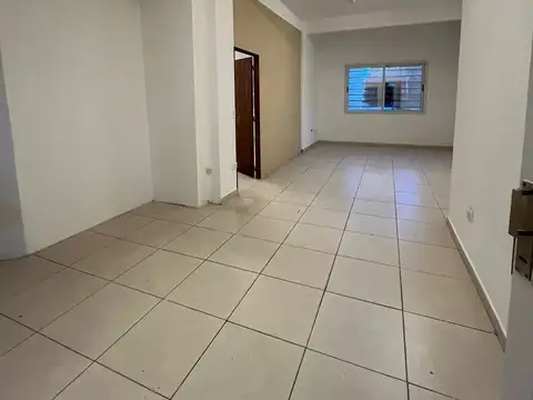 Oficina en Alquiler con 1 cochera