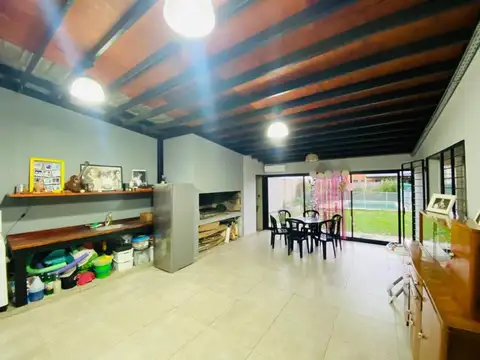 Casa 3 ambientes con 2 baños