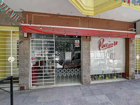Local comercial en planta baja de 107 m2  apto Gastronomía y sin expensas.