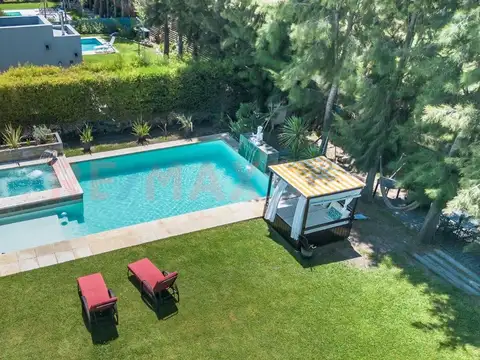 Barrio Las Golondrinas - Calle 47 6700