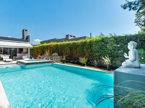 Casa en Venta en Countries y Barrios Cerrados en Berazategui, USD 398.000