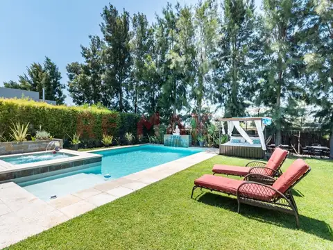 Casa 4 ambientes con 3 baños