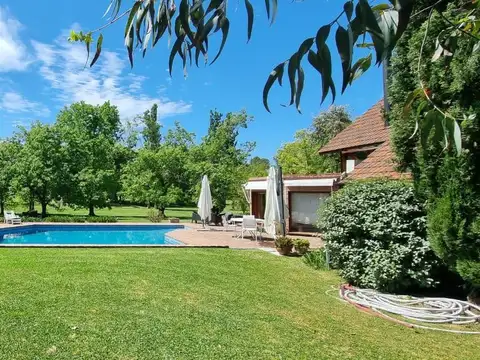 Casa 5 ambientes con 3 baños