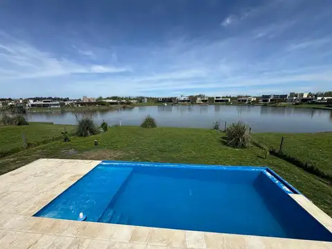 Casa en  Venta San Sebastián Área 11