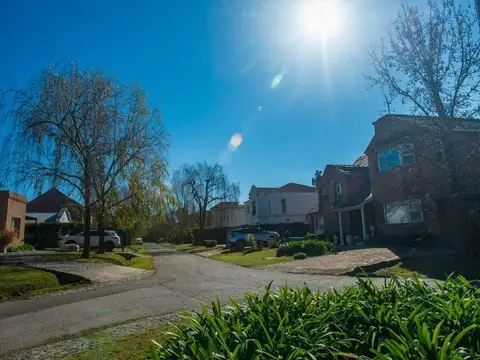 Av. Patricias Argentinas 100