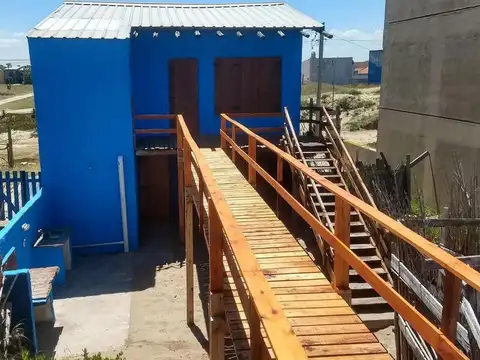 Casa 3 ambientes con 2 baños
