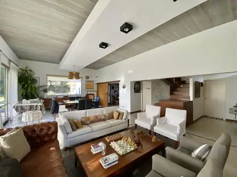 Casa en Alquiler en La Peregrina, USD 2.500