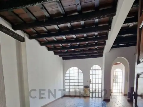 Casa en alquiler 5 AMBIENTES, La Plata