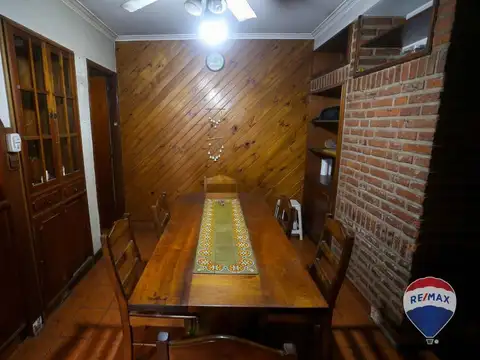 Casa 6 ambientes con 2 baños