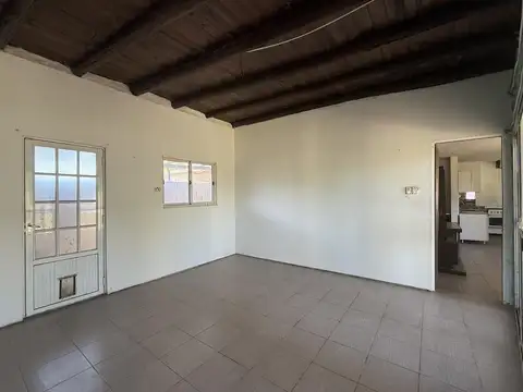 Casa 3 ambientes con 1 baño