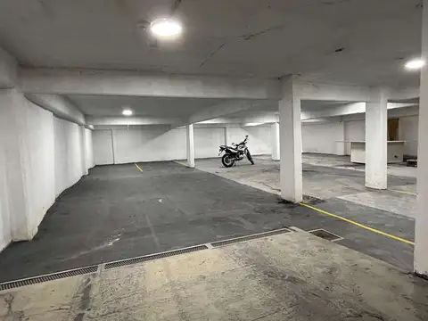 Cómoda cochera en alquiler zona facultad de Medicina