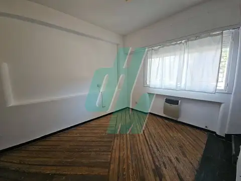 Galicia 2700, Piso pb