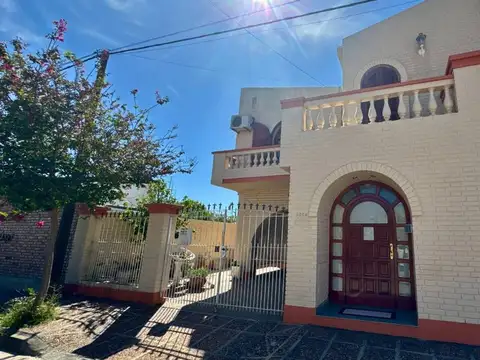 VENTA/CASA APTA A CRÉDITO/3 DORMITORIOS/J DE GARAY