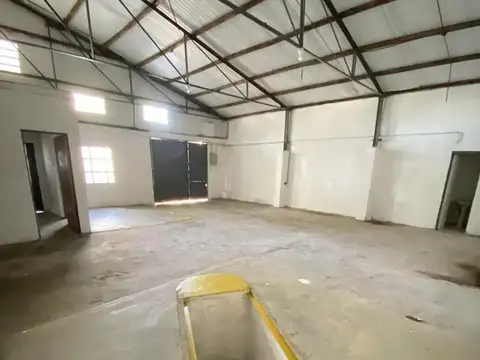 Venta. Galpon y Terreno - Rioja 4900 - Azcuenaga