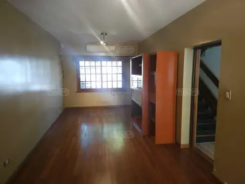 Casa en Alquiler con 1 cochera