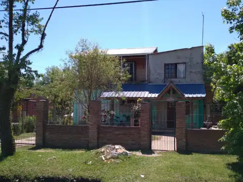 Casa en venta Dique Lujan, 450m2 terreno.