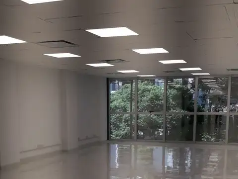 Oficina en Venta con 12 cocheras
