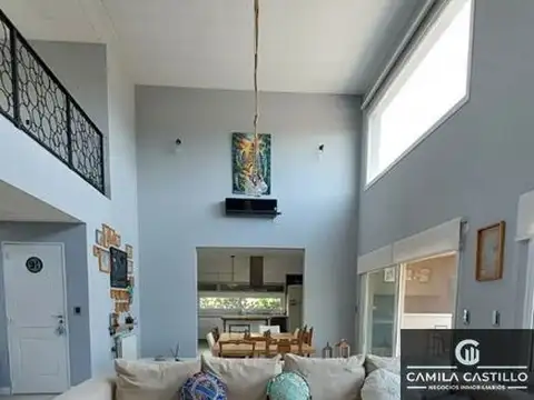 Casa 5 ambientes con 3 baños