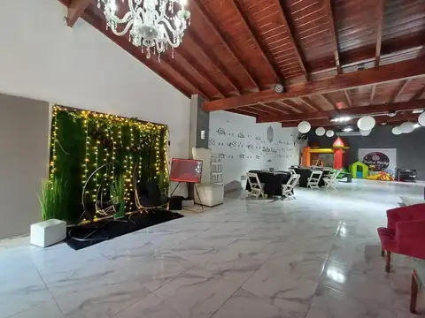 Local en Alquiler en Villa Santos Tesei, $ 2.000.000