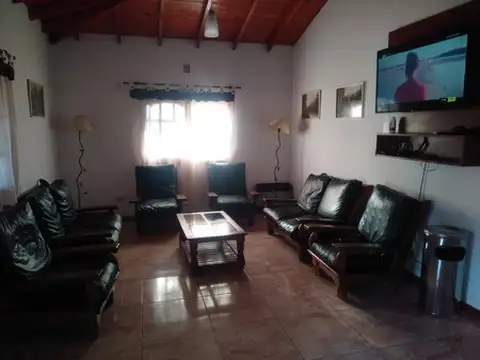 Casa en Alquiler Temporal con 10 cocheras