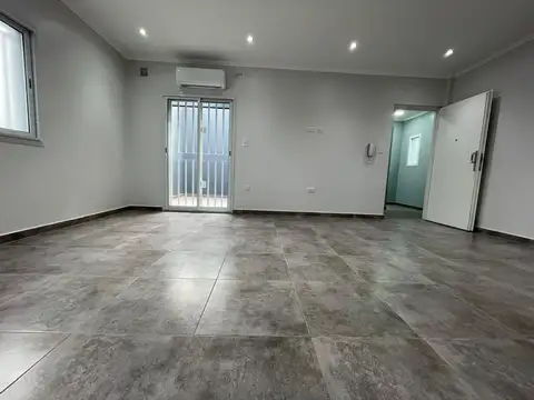 Depto Tipo Casa en Venta en Valentin Alsina, USD 61.000