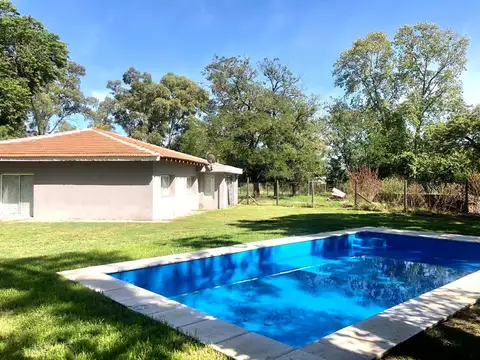 Casa 4 ambientes con 2 baños