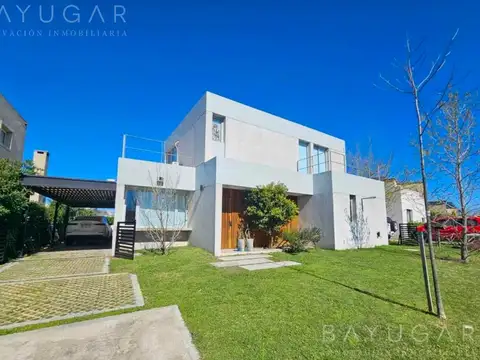 Venta Casa en Barrio San Alfonso | Pilar del Este