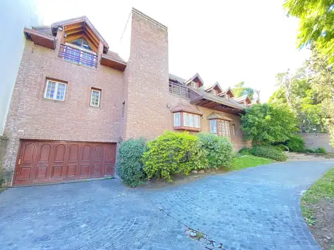 Casa 6 ambientes con 4 baños