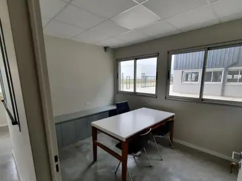 ALQUILER – IMPRESIONANTE NAVE INDUSTRIAL DE 3.000 M2 CUB. – TRISTAN SUAREZ