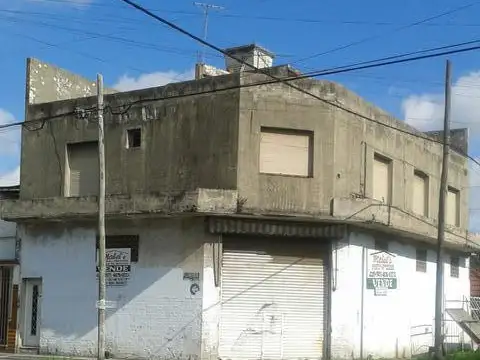 VENTA LOCAL CON VIVIENDA 225 M2 COCHERA VALENTIN ALSINA LANUS