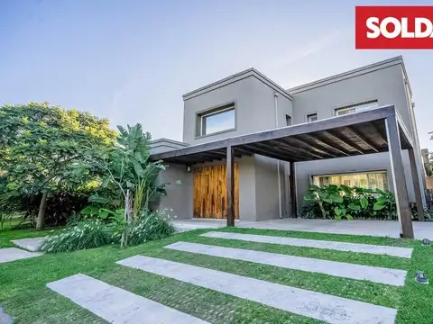 Casa moderna con pileta en lote central de 928 m² – Barrio Las Liebres, Pilar