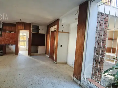 Casa En Ubicacion Estrategica- Colon