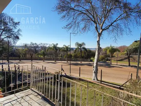 Casa En Ubicacion Estrategica- Colon