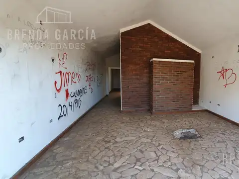 FERRARI ENTRE LAPRIDA Y LUGONES