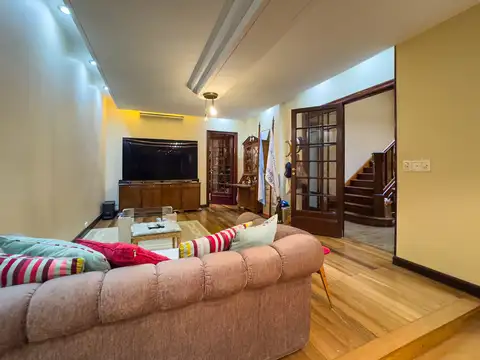 Casa 5 ambientes con 3 baños