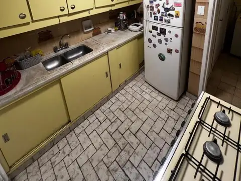 Venta Piso 4 Ambientes con balcón corrido en Balvanera  