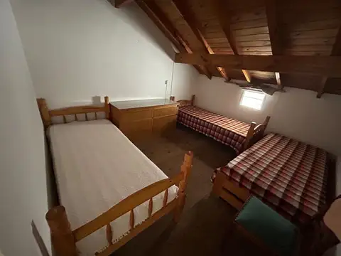 Casa 5 ambientes con 1 baño