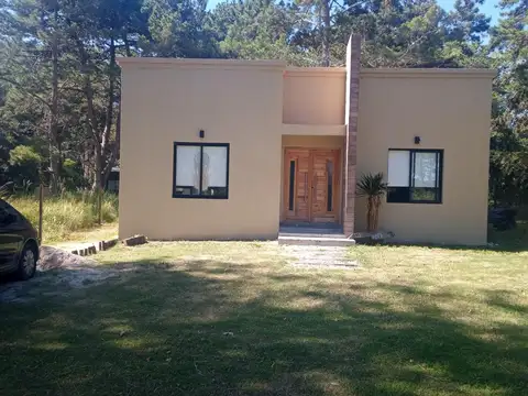 Casa en venta - 3 Dormitorios 2 Baños - 555Mts2 - Costa del Este