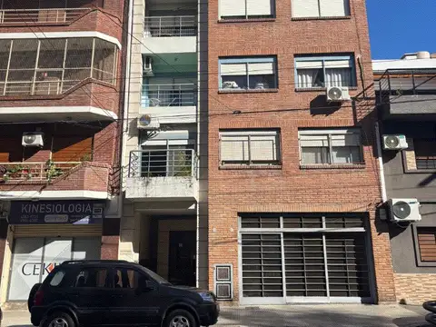 IMPECABLE SEMIPISO DE  2 AMBIENTES CON BALCON Y VISTA ABIERTA