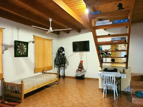 Casa 5 ambientes con 2 baños